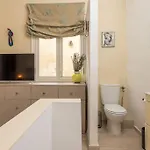 Elegant Maltese Townhouse 아타드